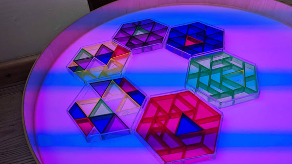 Mosaiksteine auf Leuchttisch