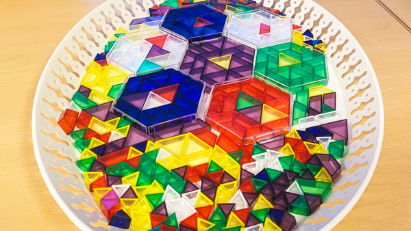 Mosaiksteine in verschiedenen Farben